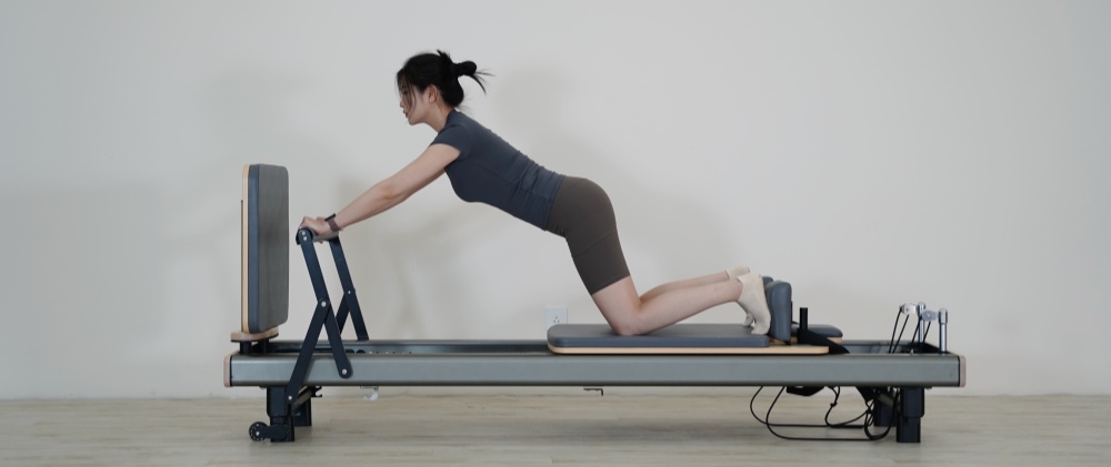 Gunmetal Anodized Aluminum Pilates Reformer Bed